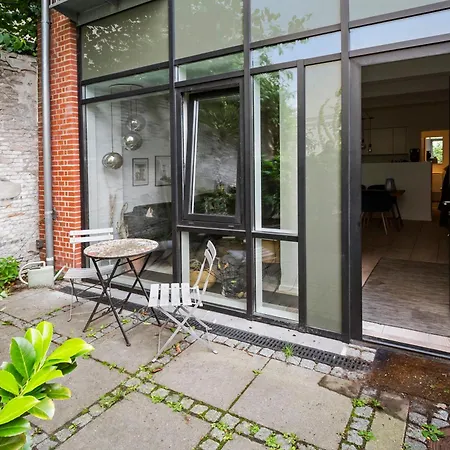 Townhouse With Private Terrace- 5-minute Walk From Tivoli Appartement *