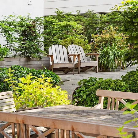 Townhouse With Private Terrace- 5-minute Walk From Tivoli