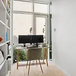 شقة Townhouse With Private Terrace- 5-minute Walk From Tivoli كوبنهاجن