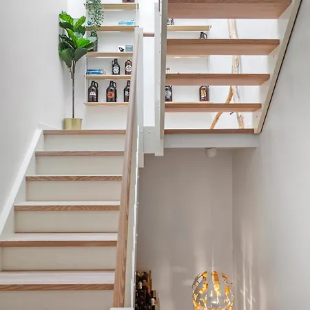 Townhouse With Private Terrace- 5-minute Walk From Tivoli *