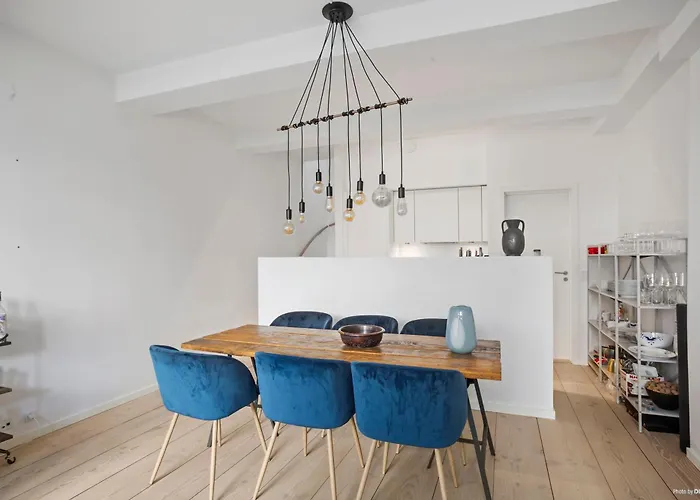 Townhouse With Private Terrace- 5-minute Walk From Tivoli Apartamento